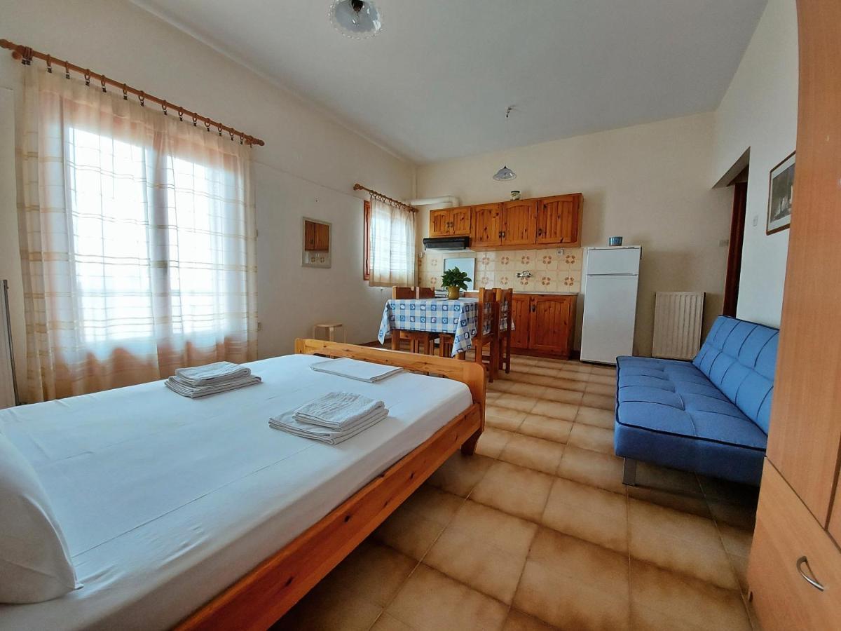 Seaview- 2 Space - Selfcatering Apartment - Helen No 3 Xiropigado Exterior photo